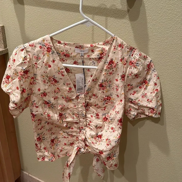 NWT Lucca Couture woman's flower crop top blouse with buttons down the front - Picture 1 of 13